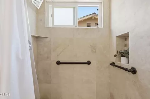 Bath - 1300 Bluebell St, Oxnard, CA 93036 photo 6 of 8