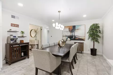 Dining - 1300 Bluebell St, Oxnard, CA 93036 photo 2 of 3