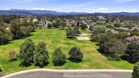 View/Area - 142 Spindlewood Ave, Camarillo, CA 93012 photo 9 of 11