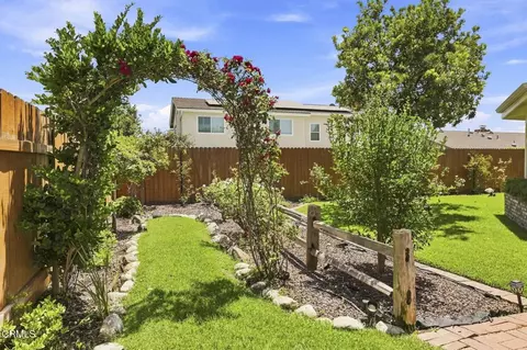 Exterior - 142 Spindlewood Ave, Camarillo, CA 93012 photo 6 of 14