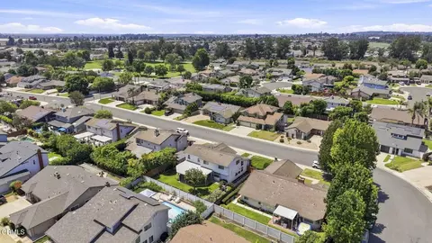 View/Area - 142 Spindlewood Ave, Camarillo, CA 93012 photo 7 of 11