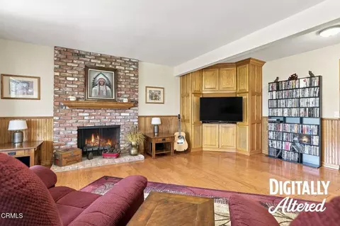 Living - 142 Spindlewood Ave, Camarillo, CA 93012 photo 6 of 7