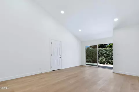 Living - 963 Palmer Ave, Camarillo, CA 93010 photo 10 of 10