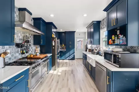 Kitchen - 439 Deodar Ave, Oxnard, CA 93030 photo 5 of 8