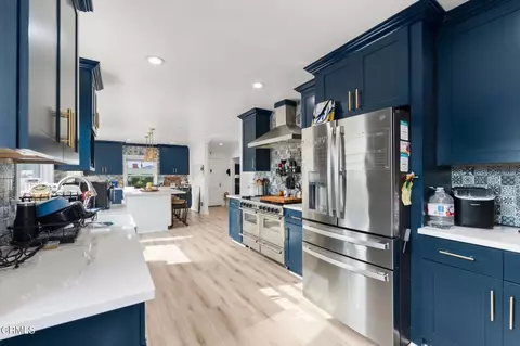 Kitchen - 439 Deodar Ave, Oxnard, CA 93030 photo 7 of 8
