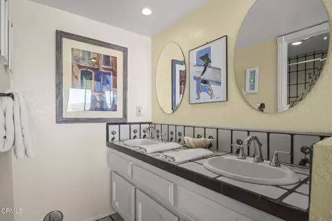 Bath - 3949 Ocean Dr, Oxnard, CA 93035 photo 1 of 5