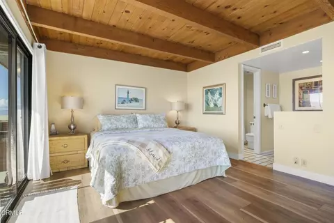 Bedroom - 3949 Ocean Dr, Oxnard, CA 93035 photo 3 of 7