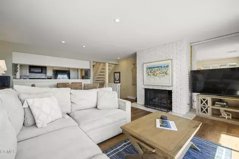 Living - 3949 Ocean Dr, Oxnard, CA 93035 photo 2 of 4