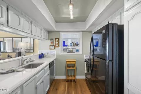 Kitchen - 3949 Ocean Dr, Oxnard, CA 93035 photo 2 of 3