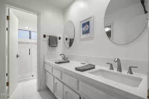 Bath - 3949 Ocean Dr, Oxnard, CA 93035 photo 3 of 5