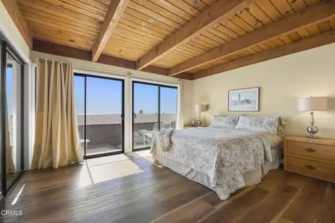Bedroom - 3949 Ocean Dr, Oxnard, CA 93035 photo 1 of 7