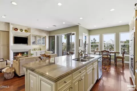 Kitchen - 4061 Farralon Way, Oxnard, CA 93035 photo 1 of 3