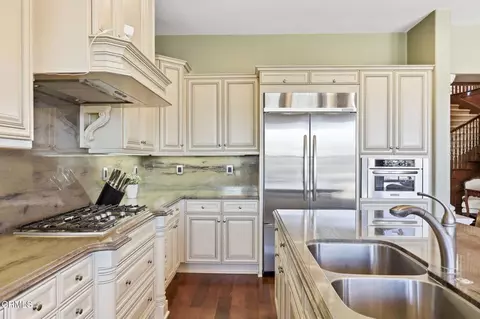 Kitchen - 4061 Farralon Way, Oxnard, CA 93035 photo 3 of 3