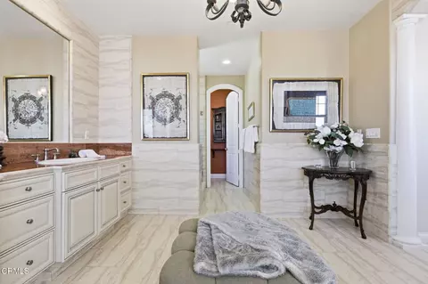 Bath - 4061 Farralon Way, Oxnard, CA 93035 photo 6 of 8