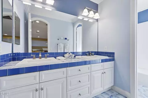 Bath - 4061 Farralon Way, Oxnard, CA 93035 photo 8 of 8
