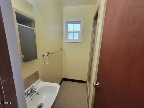 Bath - 41 Fremont Ave, Moorpark, CA 93021 photo 5 of 5