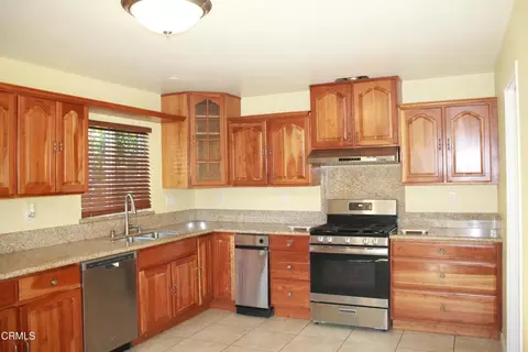 Kitchen - 41 Fremont Ave, Moorpark, CA 93021 photo 4 of 7