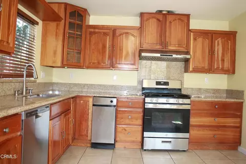 Kitchen - 41 Fremont Ave, Moorpark, CA 93021 photo 6 of 7