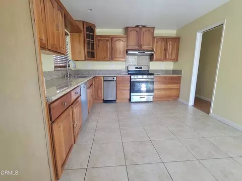 Kitchen - 41 Fremont Ave, Moorpark, CA 93021 photo 2 of 7