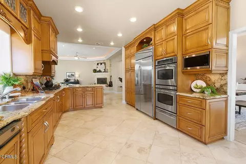 Kitchen - 2123 Bennington Ct, Thousand Oaks, CA 91360 photo 4 of 7