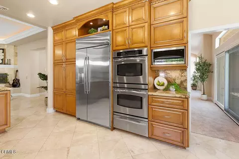 Kitchen - 2123 Bennington Ct, Thousand Oaks, CA 91360 photo 5 of 7