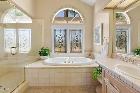 Bath - 2123 Bennington Ct, Thousand Oaks, CA 91360 photo 6 of 7