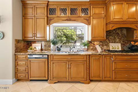 Kitchen - 2123 Bennington Ct, Thousand Oaks, CA 91360 photo 6 of 7