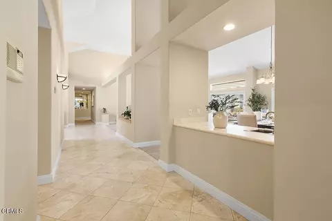 Entry Way - 2123 Bennington Ct, Thousand Oaks, CA 91360 photo 4 of 4