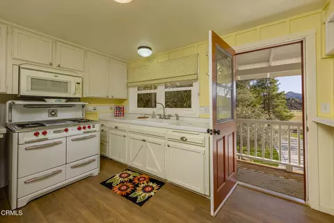 Kitchen - 29433 Highway 33, Maricopa, CA 93252 photo 4 of 4