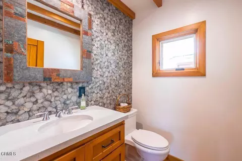 Bath - 29433 Highway 33, Maricopa, CA 93252 photo 1 of 5