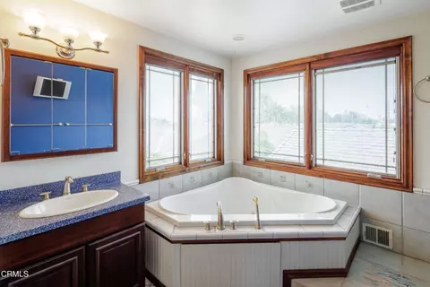 Bath - 411 E Yucca St, Oxnard, CA 93033 photo 3 of 4