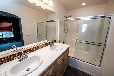 Bath - 3760 Dunkirk Dr, Oxnard, CA 93035 photo 2 of 2