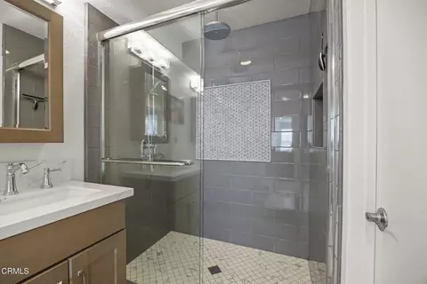Bath - 2274 Martinique Ln, Oxnard, CA 93035 photo 2 of 4