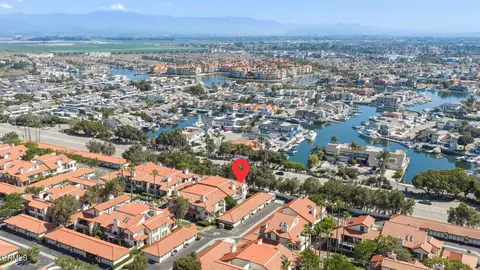 View/Area - 2274 Martinique Ln, Oxnard, CA 93035 photo 2 of 5