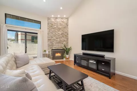 2029 Shoemaker Ln, Thousand Oaks, CA 91320