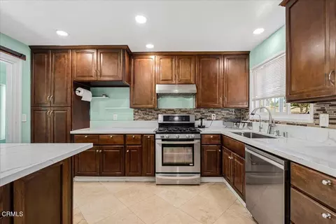 Kitchen - 509 Merritt Ave, Camarillo, CA 93010 photo 3 of 5