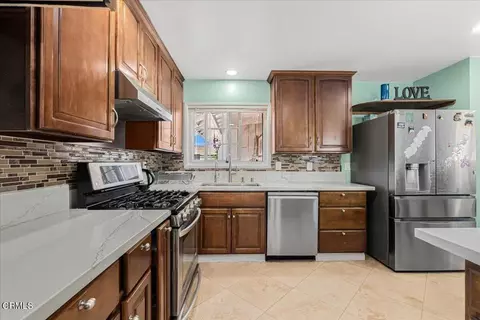 Kitchen - 509 Merritt Ave, Camarillo, CA 93010 photo 2 of 5