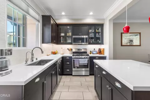 Kitchen - 628 Mustang St, Camarillo, CA 93010 photo 2 of 5