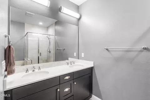 Bath - 628 Mustang St, Camarillo, CA 93010 photo 3 of 4
