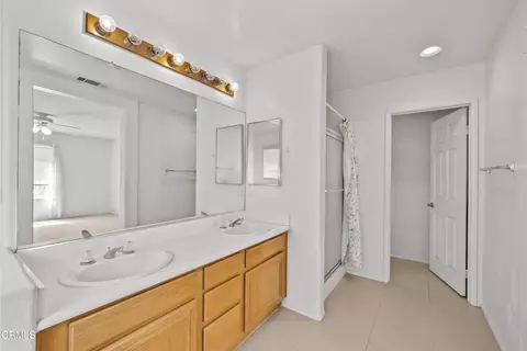 Entry Way - 1561 Lagoon Ln, Oxnard, CA 93035 photo 2 of 2