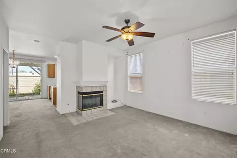 Living - 1561 Lagoon Ln, Oxnard, CA 93035 photo 2 of 4
