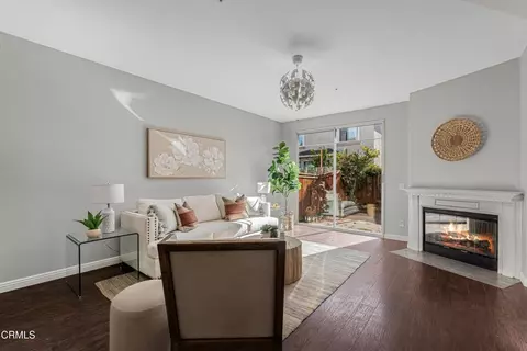Living - 2032 Veracruz Ln, Oxnard, CA 93036 photo 1 of 3