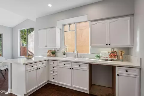Kitchen - 2032 Veracruz Ln, Oxnard, CA 93036 photo 1 of 2