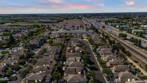 View/Area - 2032 Veracruz Ln, Oxnard, CA 93036 photo 3 of 4