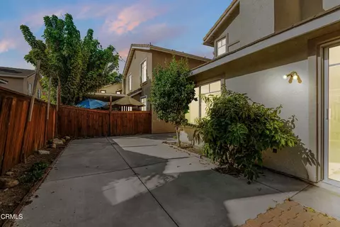 Exterior - 2032 Veracruz Ln, Oxnard, CA 93036 photo 5 of 6