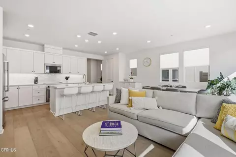 253 Capistrano Dr, Ventura, CA 93004