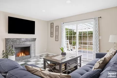 Living - 4400 Hamilton Ave, Oxnard, CA 93033 photo 1 of 2