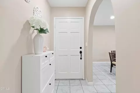 Entry Way - 4400 Hamilton Ave, Oxnard, CA 93033 photo 3 of 5