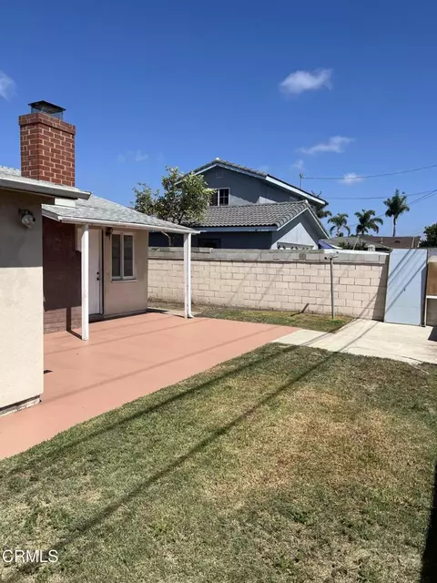 1242 W Juniper St, Oxnard, CA 93033 photo 4