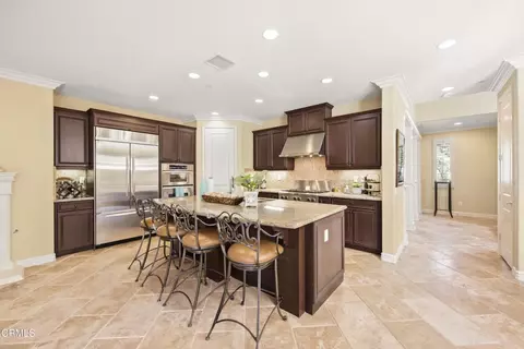 Kitchen - 1411 Seabridge Ln, Oxnard, CA 93035 photo 3 of 6